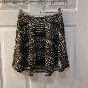 3/$15💥Patterned Skirt